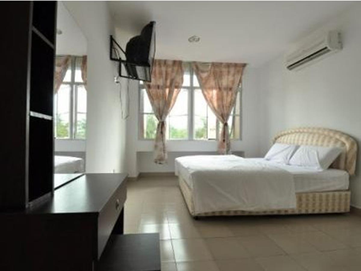Oyo 988 Malawati Ria Hotel Kuala Selangor Exterior foto